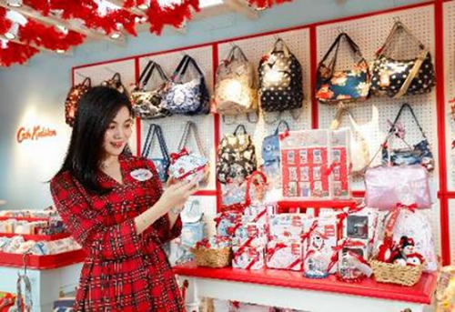 东荟城名店仓携手Cath Kidston为冬日注入「满屋英伦圣诞风」