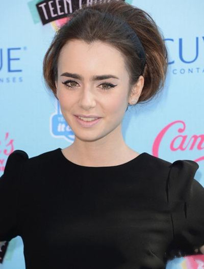 莉莉·柯林斯（Lily Jane Collins）