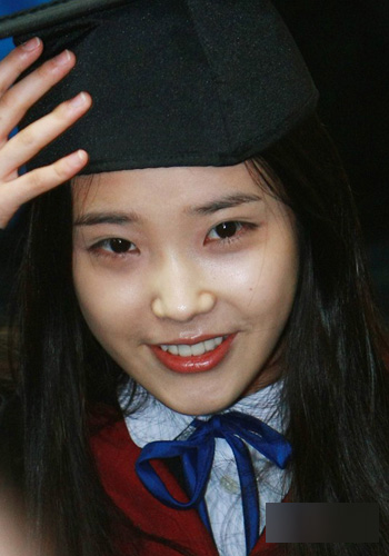 IU、金南珠粉唇少女